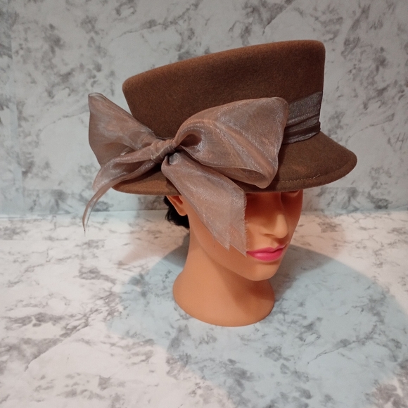 Accessories - 100%Wool Hat Brown With Bow
